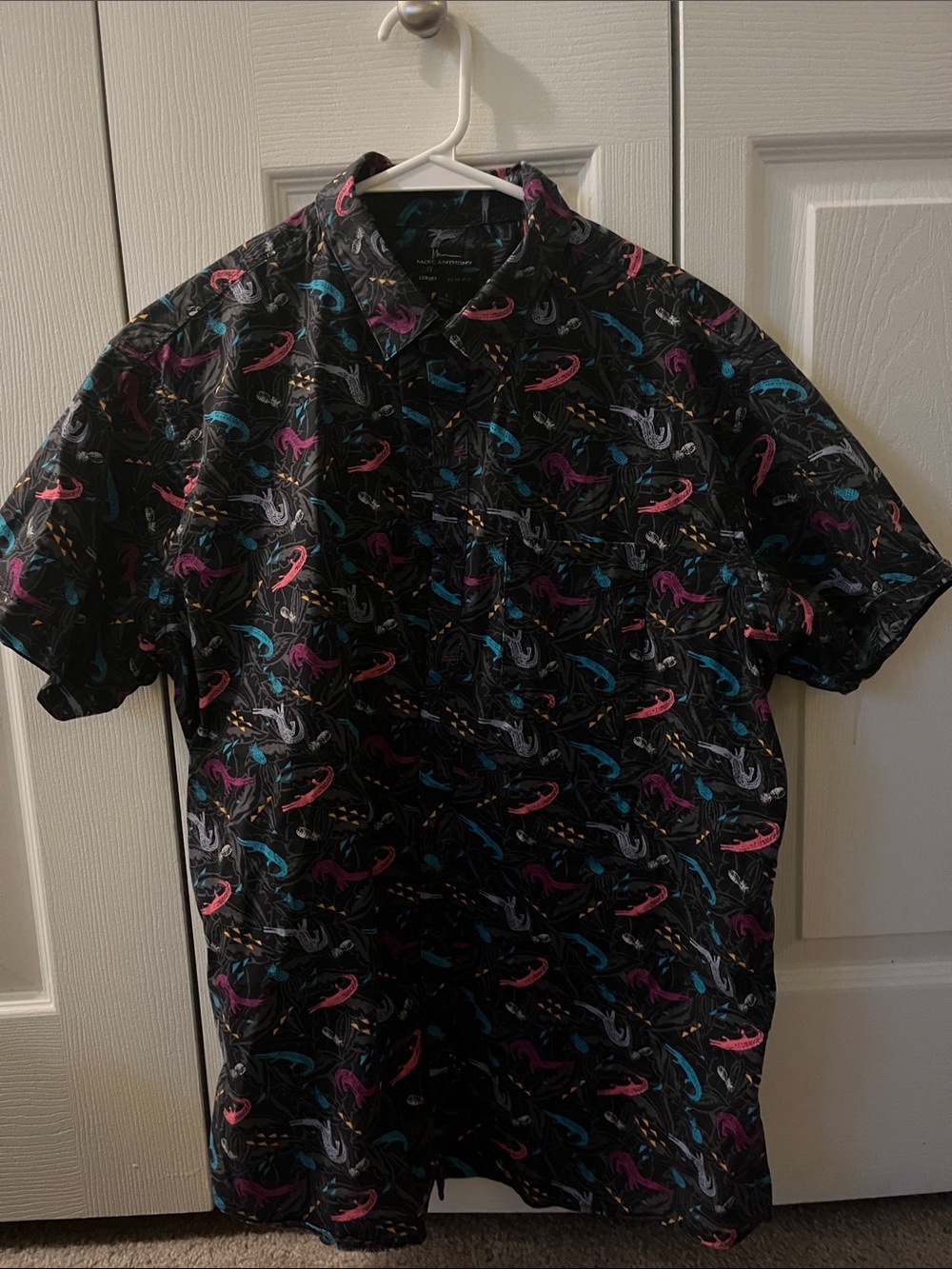 Men's Black Short-Sleeve Button-Up Shirt with Alligator Print